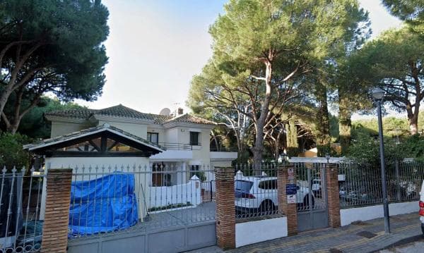 Chalet independiente en venta en Calle Enebro, Marbella
thumbnail 2