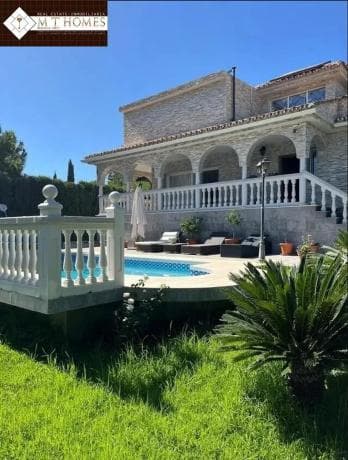 Chalet independiente en venta en Barrio Cabopino-Artola, Marbella
photo 1