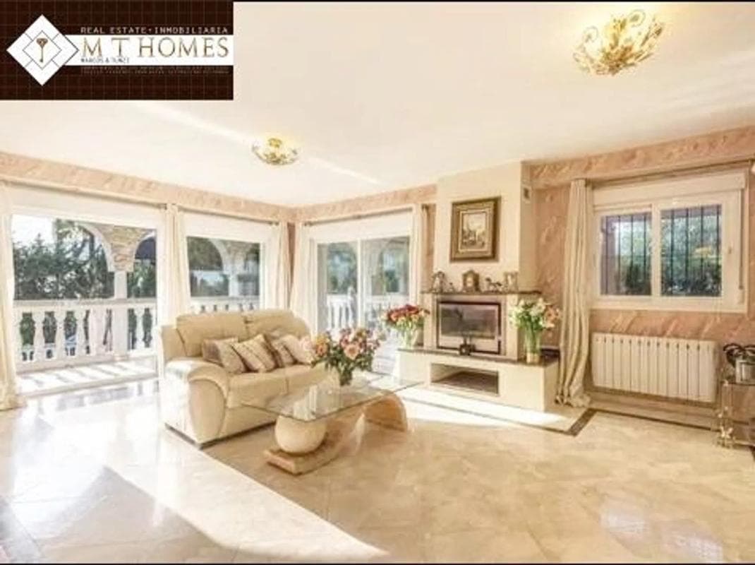 Sprzedaż niezależnego domku jednorodzinnego w Barrio Cabopino-Artola, Marbella photo 5