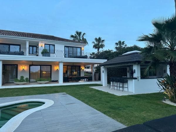 Chalet independiente en venta en Barrio Santa María, Marbella
thumbnail 2