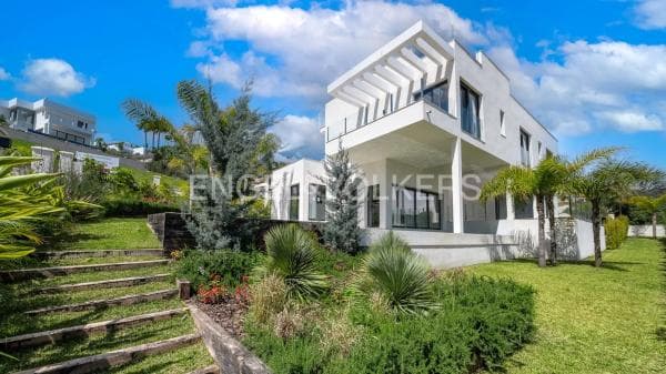 Chalet independiente en venta en Calle Trebol, Marbella
photo 1