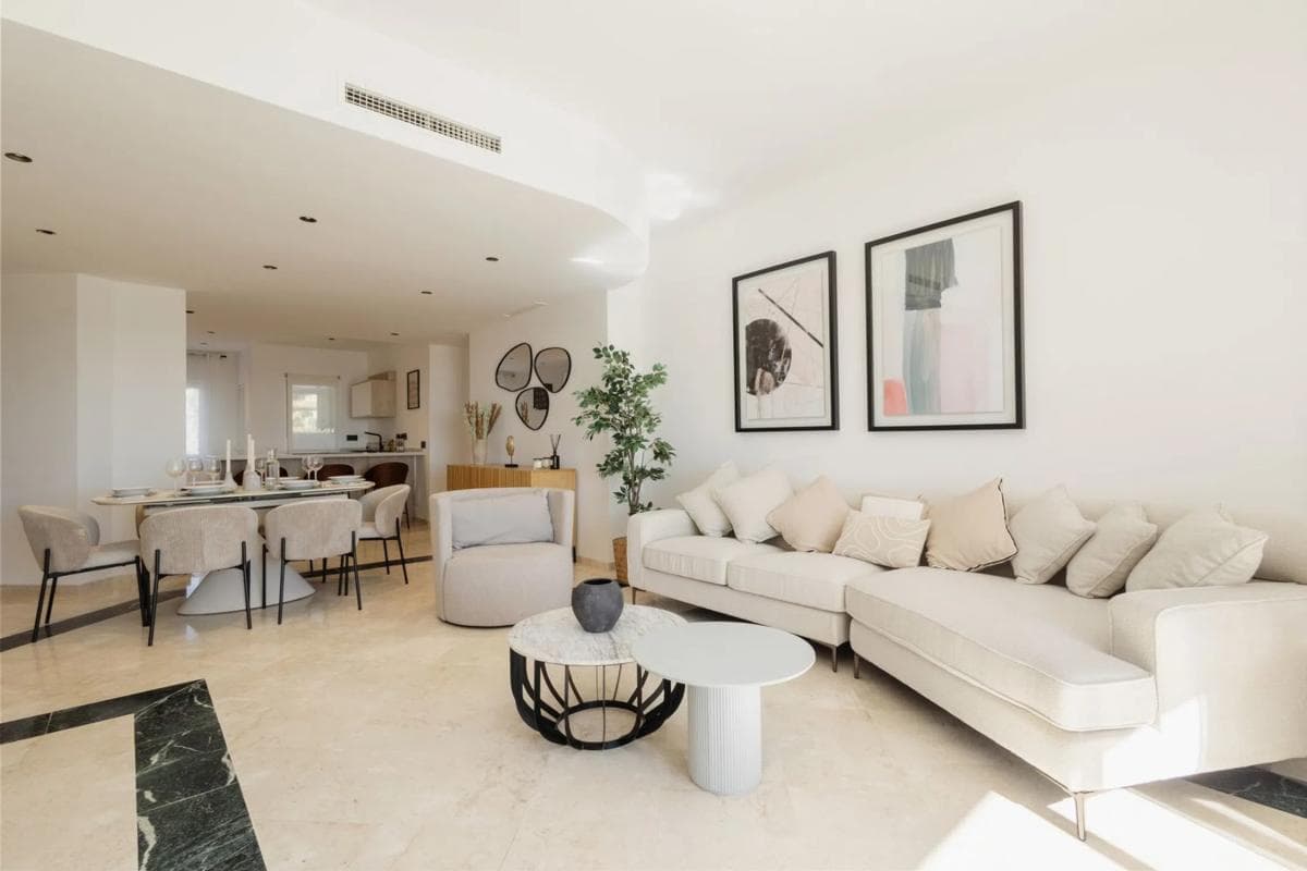 Venta de piso en Avenida Giuseppe Filippa, 4, Marbella
photo 2