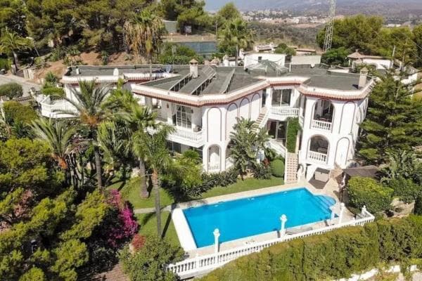 Chalet independiente en venta en Avenida 1 s/n, Marbella
photo 1