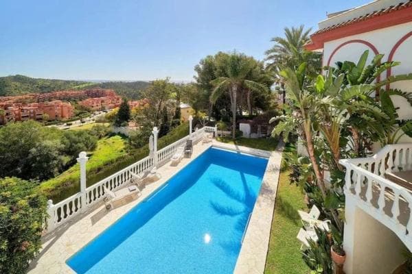 Chalet independiente en venta en Avenida 1 s/n, Marbella
thumbnail 2