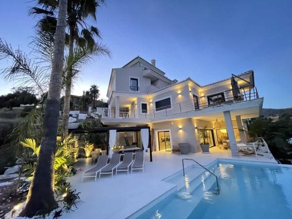 Chalet independiente en venta en Barrio Elviria, Marbella
photo 1