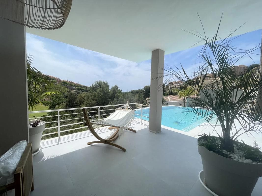 Venta de chalet independiente en Barrio Elviria, Marbella
photo 3