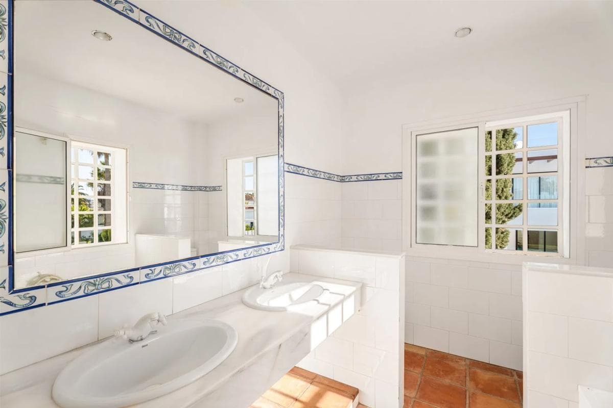 Sprzedaż niezależnego domku jednorodzinnego w Calle la Palma s/n, Marbella photo 2