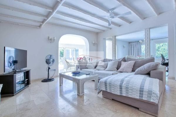 Chalet independiente en venta en Barrio Santa María, Marbella
photo 1