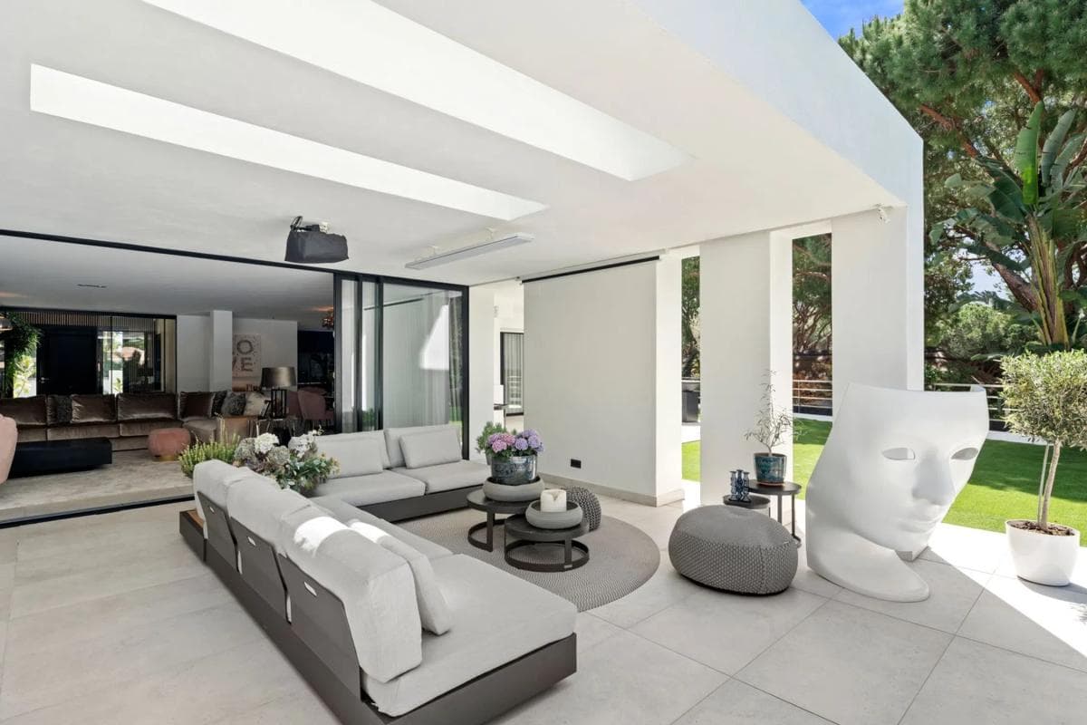 Sprzedaż niezależnego domku jednorodzinnego w Urbanización Hacienda las Chapas, 145 A, Marbella photo 2