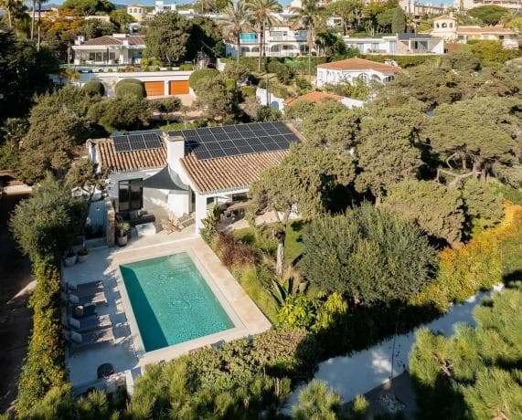 Chalet wolnostojący na sprzedaż w Calle Melilla, Marbella thumbnail 2