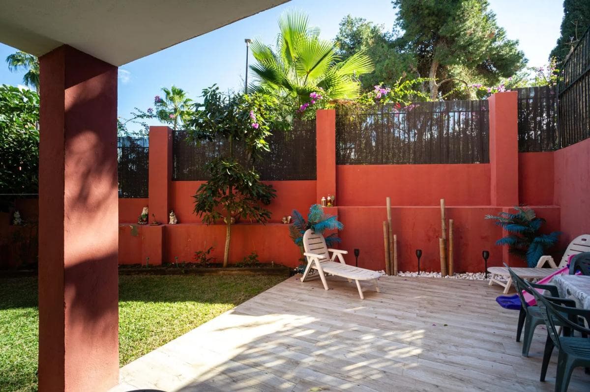 Sprzedaż mieszkania w Lugar Urbanizacion Carib Playa, Marbella
photo 2