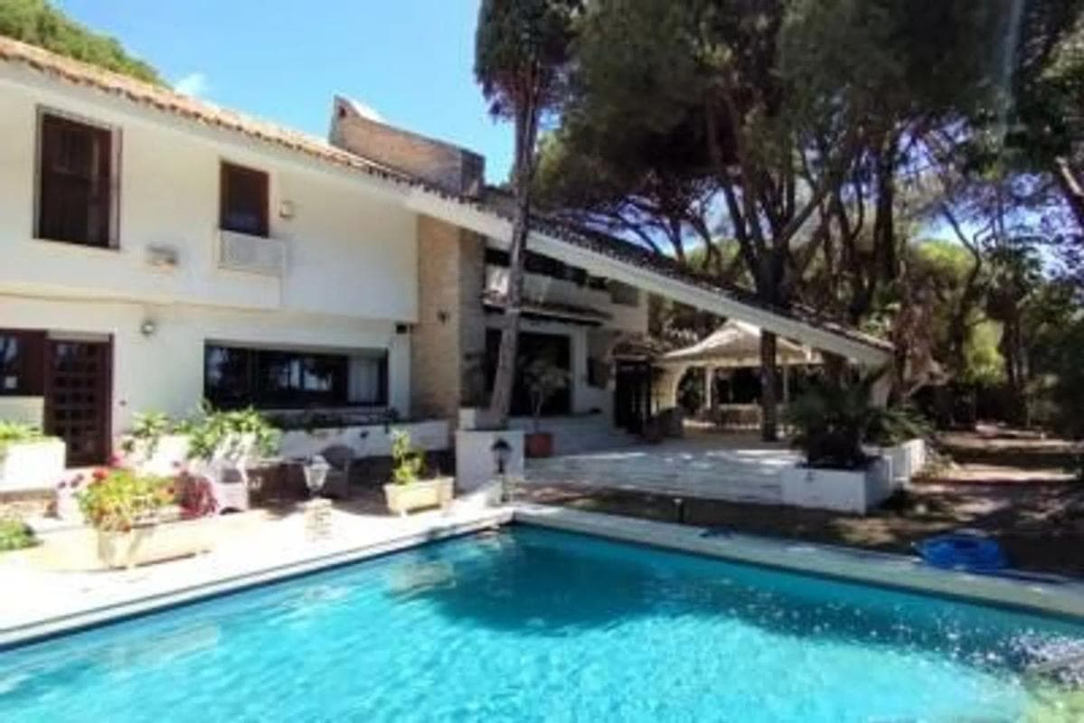 Sprzedaż niezależnego domku jednorodzinnego w Barrio Cabopino-Artola, Marbella photo 5