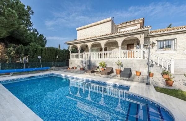 Chalet wolnostojący na sprzedaż w Barrio Marbesa, Marbella thumbnail 1