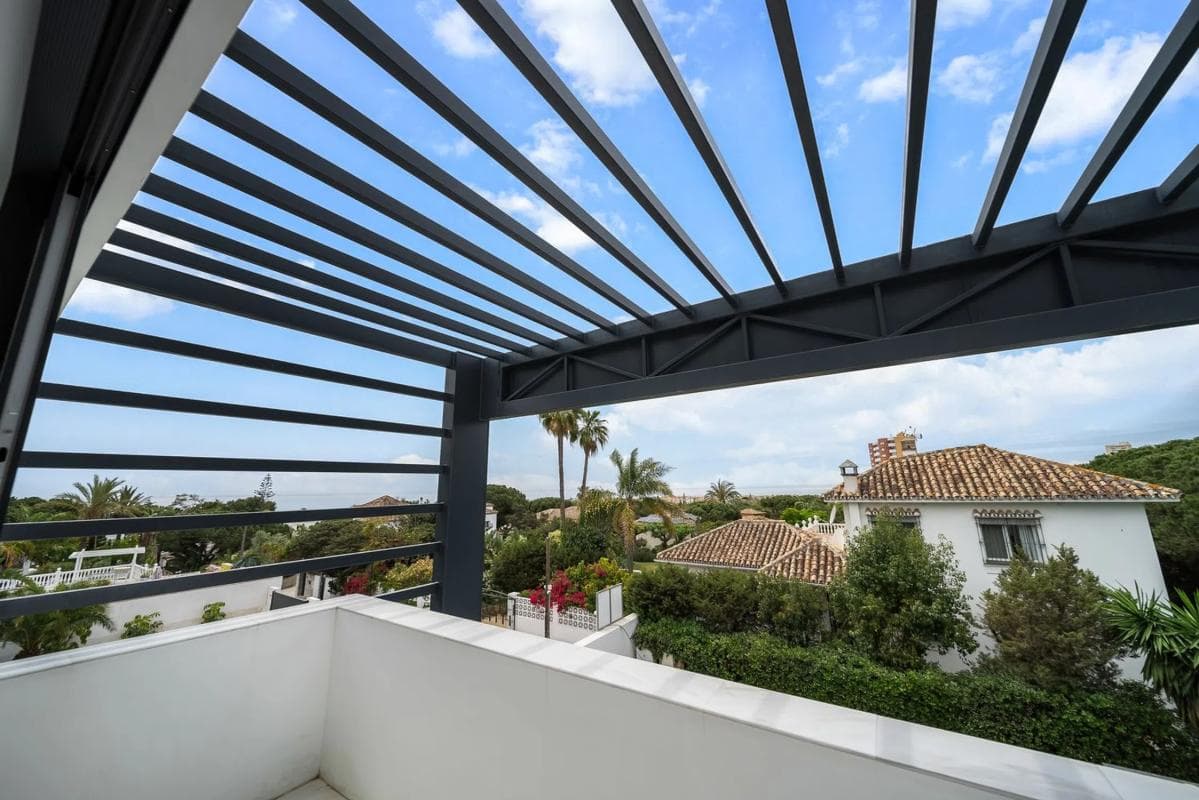 Sprzedaż niezależnego domku jednorodzinnego w Urbanización Marbesa, Marbella photo 2