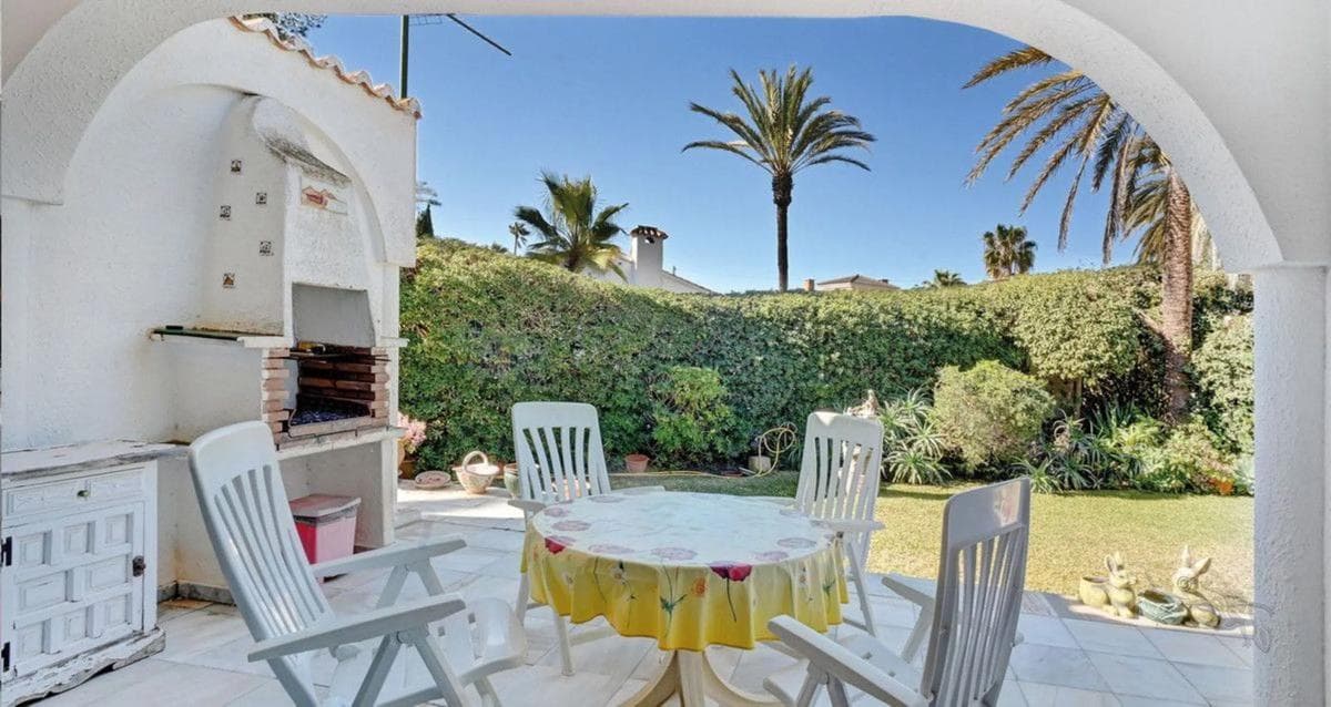 Sale of independent chalet in Calle Fuerteventura, Marbella
photo 3
