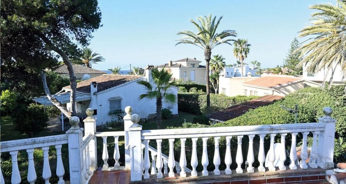 Sale of independent chalet in Calle Fuerteventura, Marbella
photo 5