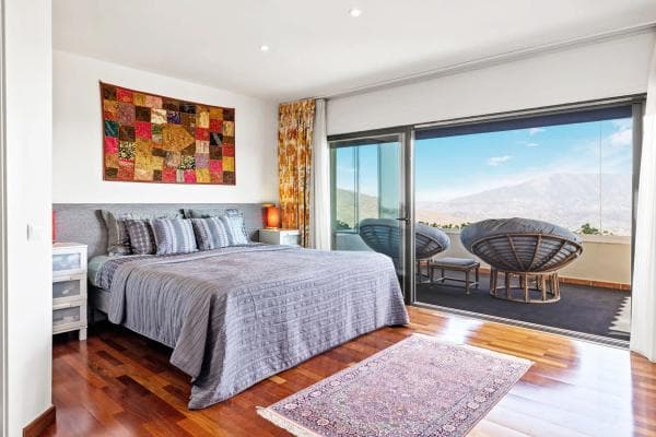 Chalet independiente en venta en Barrio Santa María, Marbella
photo 1
