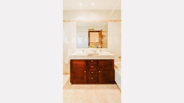 Chalet independiente en venta en Barrio Marbesa, Marbella
thumbnail 2