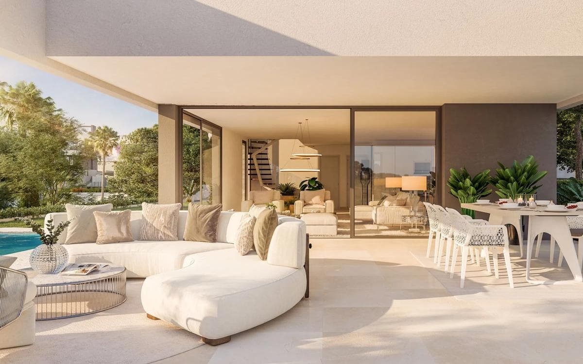 Venta de chalet independiente en Urbanización Calle Ciudad de los Periodistas, 527, Marbella
photo 2