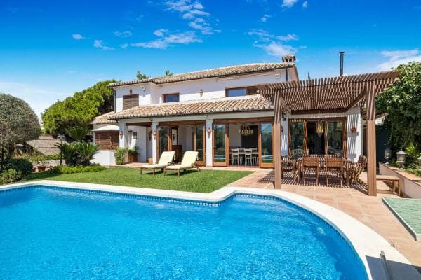 Chalet independiente en venta en Avenida Cantabrica, 33, Marbella
photo 1