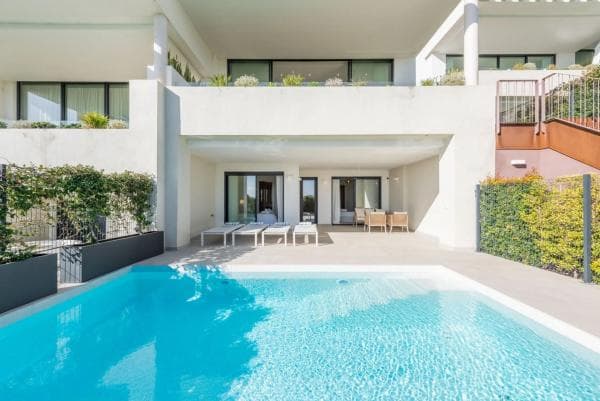 Chalet adosado en venta en Barrio Cabopino-Artola , Marbella photo 1