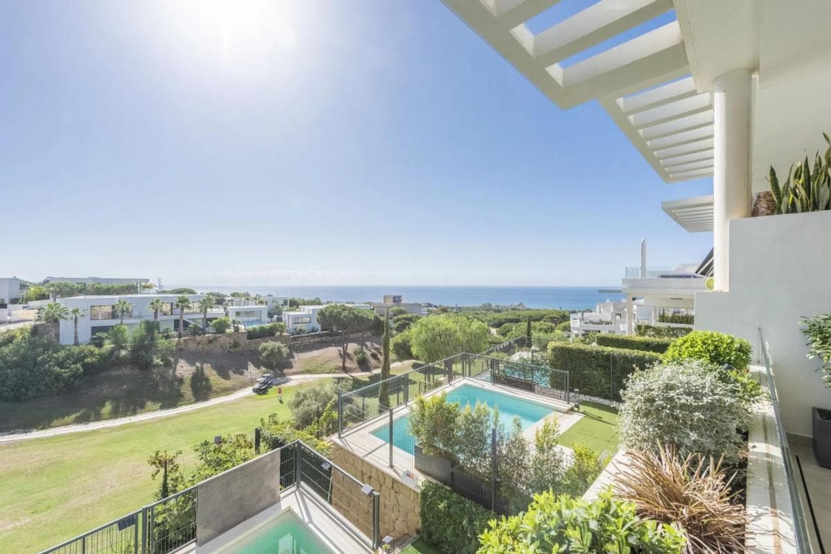 Venta de chalet adosado en Barrio Cabopino-Artola , Marbella photo 3