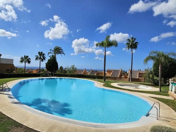 Piso en venta en Calle Lila, Marbella
thumbnail 2