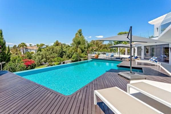 Chalet independiente en venta en Avenida Dos, Marbella
thumbnail 2