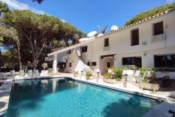 Chalet independiente en venta en Barrio Cabopino-Artola, Marbella
photo 1