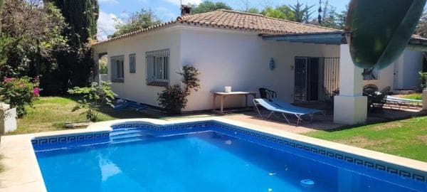 Chalet independiente en venta en Barrio Cabopino-Artola, Marbella
photo 1