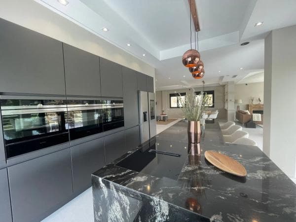 Chalet independiente en venta en Barrio Santa María, Marbella
thumbnail 1