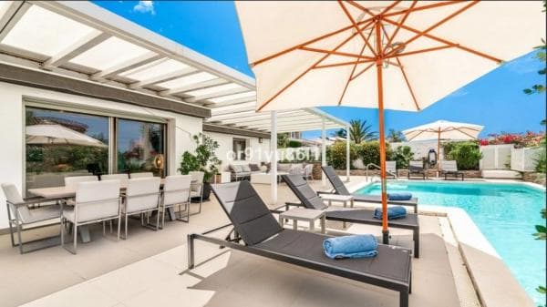 Chalet independiente en venta en Barrio Las Chapas-Alicate Playa, Marbella
photo 1