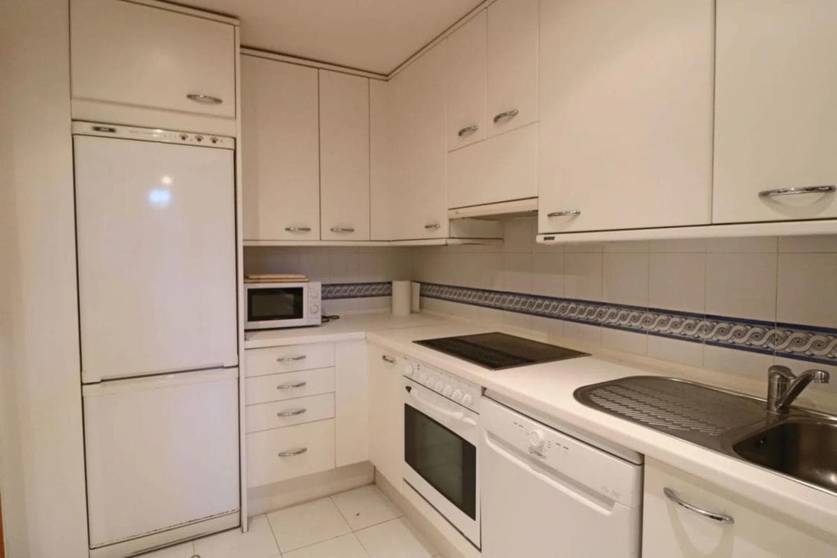 Venta de piso en AV GAVIERO (ALICATE PLAYA), Marbella
photo 3