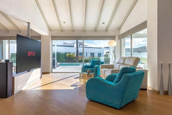 Chalet independiente en venta en Barrio Las Chapas-Alicate Playa, Marbella
thumbnail 2