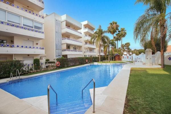 Piso en venta en Avenida Jacaranda, Marbella
thumbnail 1
