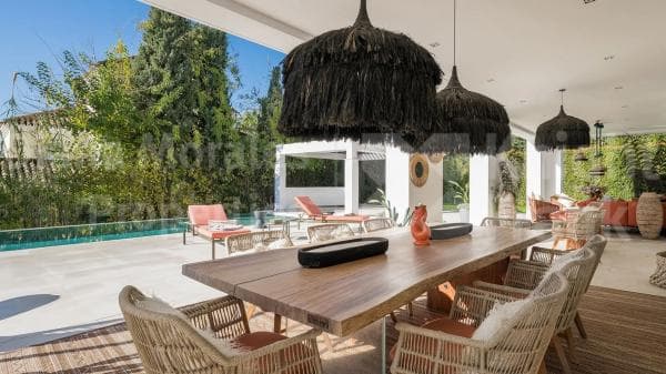 Chalet independiente en venta en Barrio Las Chapas-Alicate Playa, Marbella
thumbnail 1