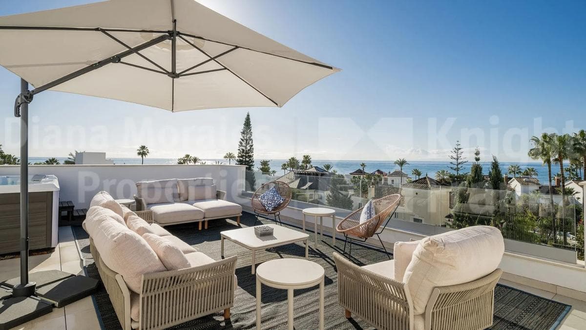 Venta de chalet independiente en Barrio Las Chapas-Alicate Playa, Marbella
photo 4