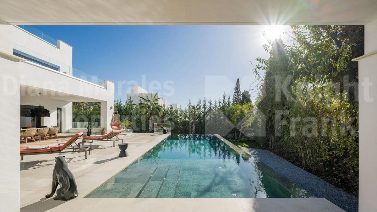 Venta de chalet independiente en Barrio Las Chapas-Alicate Playa, Marbella
photo 5