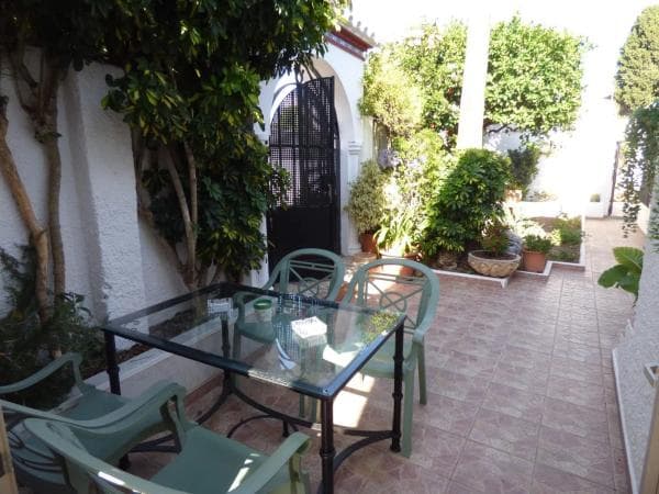 Chalet independiente en venta en Barrio Costabella, Marbella
photo 1