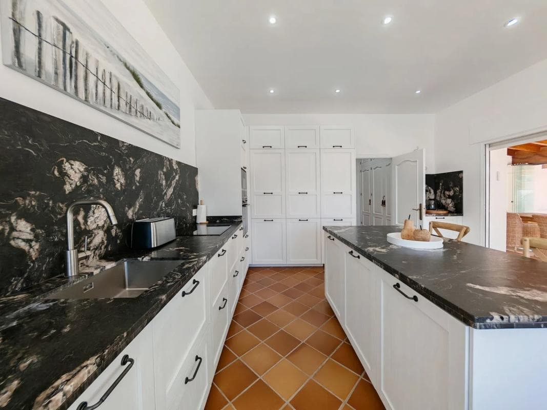 Venta de chalet independiente en Barrio Las Chapas-Alicate Playa, Marbella
photo 2
