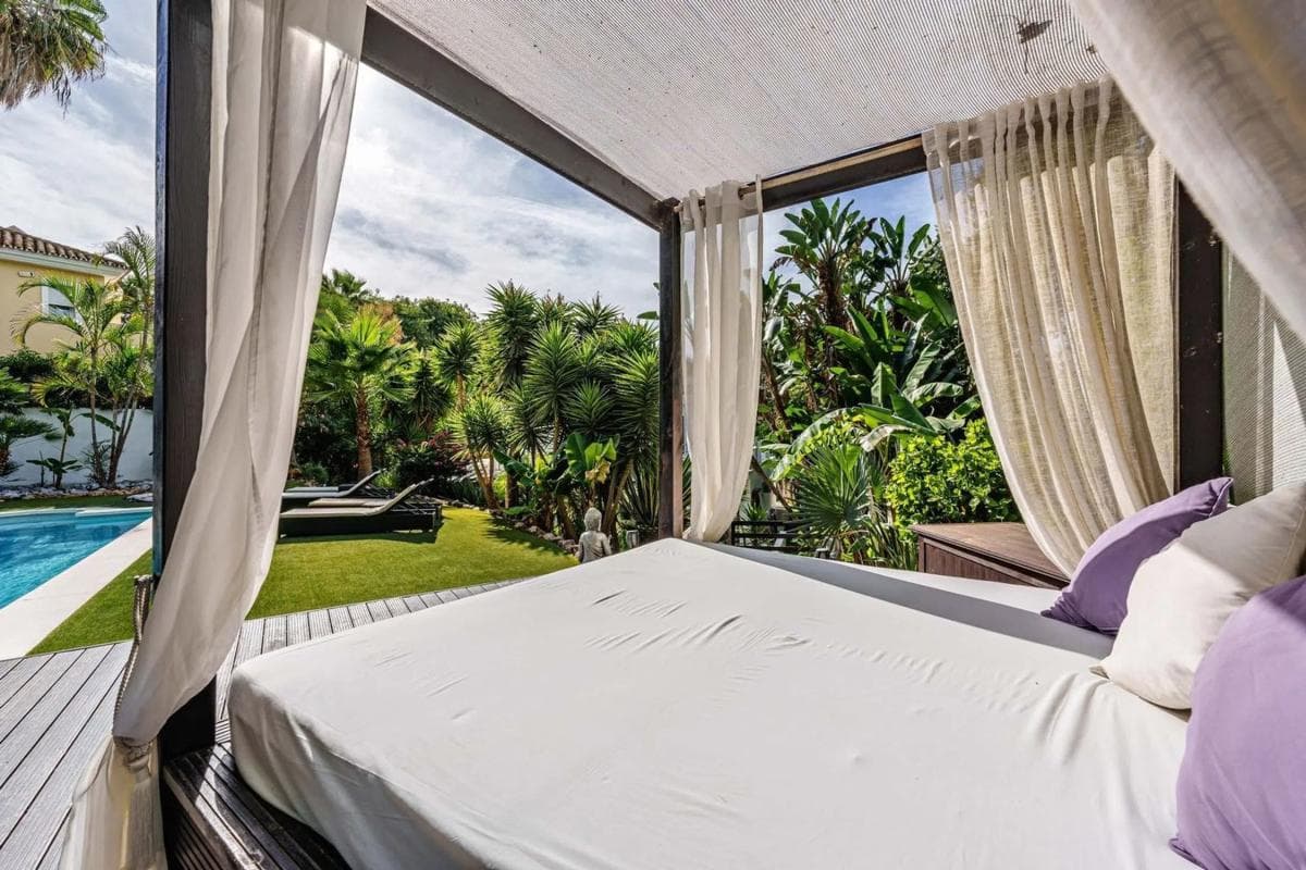 Venta de chalet independiente en Barrio El Rosario-Ricmar, Marbella
photo 2