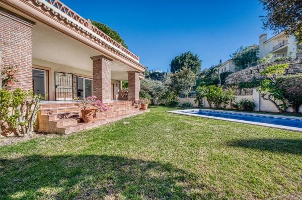 Chalet independiente en venta en Calle las Gardenias, 273, Marbella
thumbnail 2