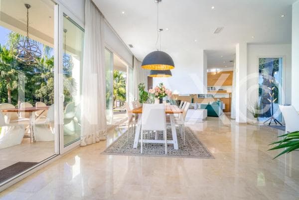 Chalet independiente en venta en CL LOS JAZMINES-EL ROSARIO, Marbella
thumbnail 1