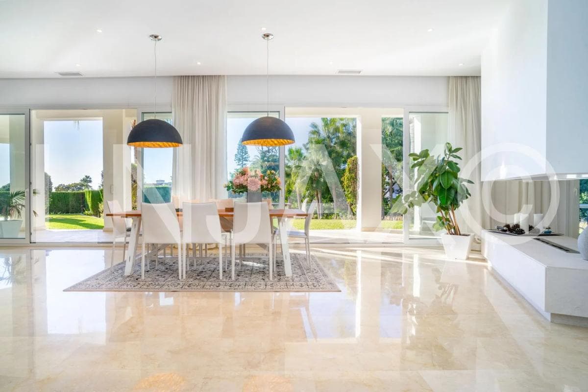 Venta de chalet independiente en CL LOS JAZMINES-EL ROSARIO, Marbella
photo 5