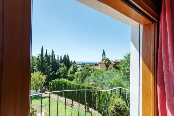 Chalet independiente en venta en Calle los Claveles, 170, Marbella
thumbnail 2