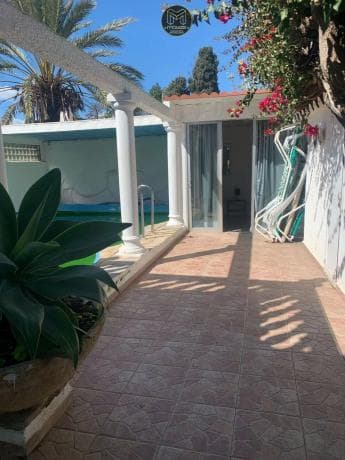 Chalet independiente en venta en Barrio Costabella, Marbella
thumbnail 2