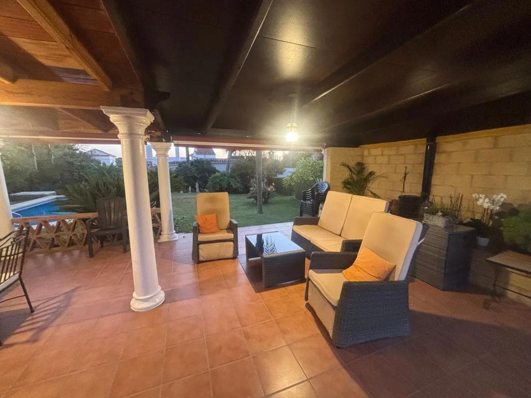 Sprzedaż niezależnego domku jednorodzinnego w Calle Avellano, 13, Marbella photo 4