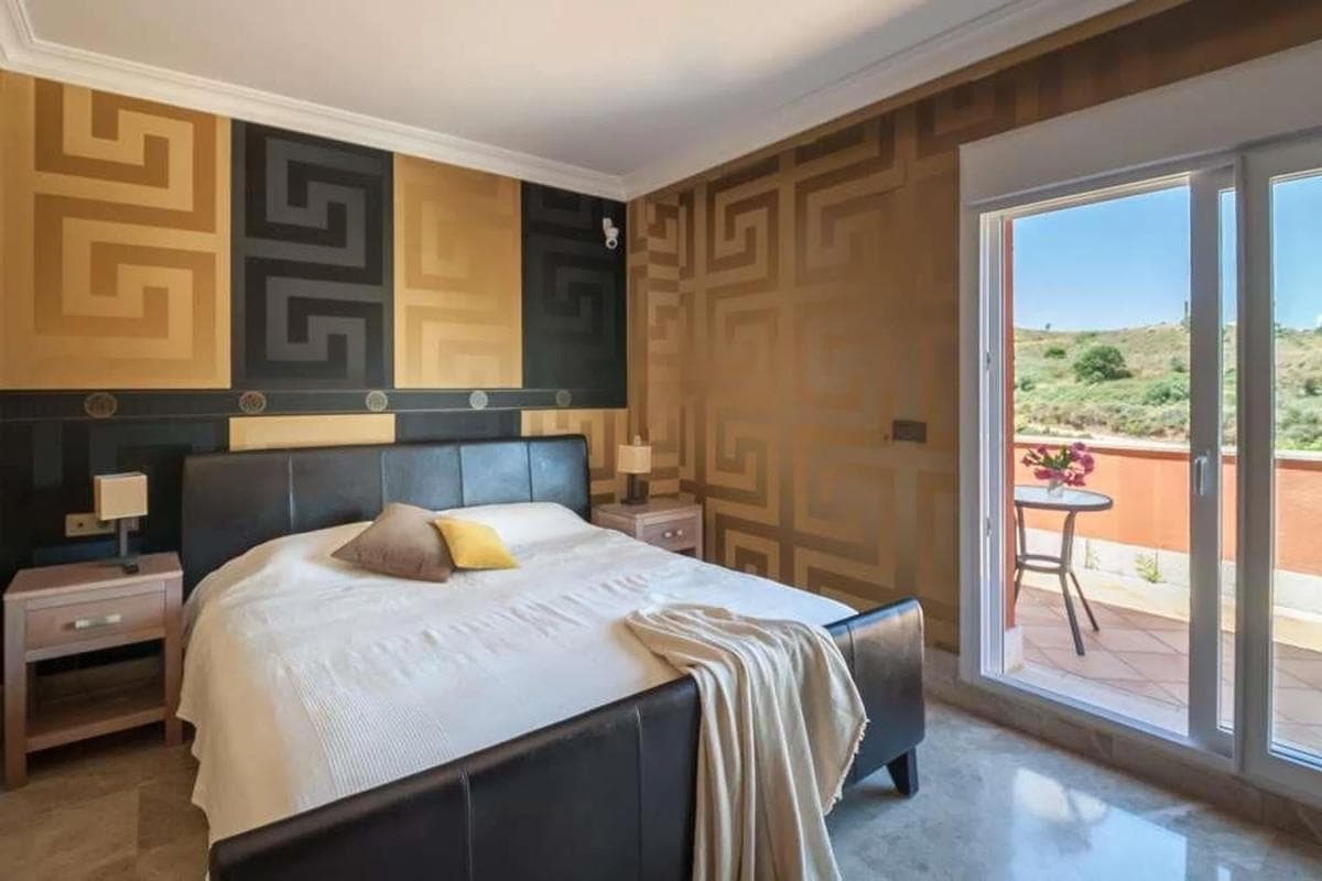 Venta de chalet independiente en Barrio Santa Clara, Marbella
photo 3