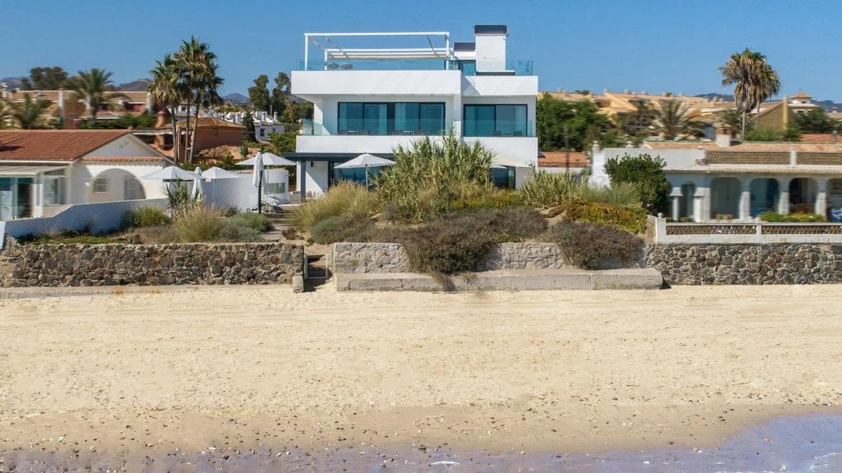 Venta de chalet independiente en Barrio Costabella, Marbella
photo 2