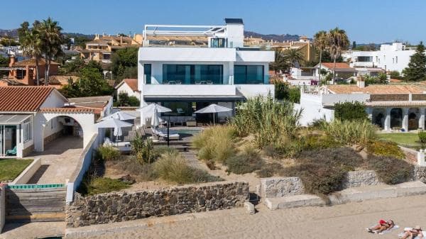 Chalet independiente en venta en Barrio Costabella, Marbella
thumbnail 2